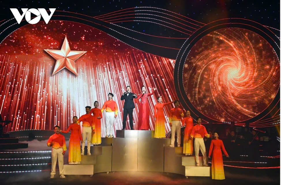 Chương trình nghệ thuật “Với Đảng vẹn toàn niềm tin yêu”: Hùng tráng và xúc động 